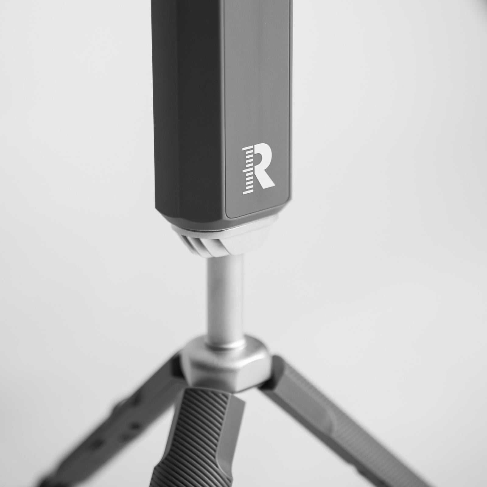 Rapsodo MLM2XPRO mobiili golf-lyöntianalysaattori ja simulaattori